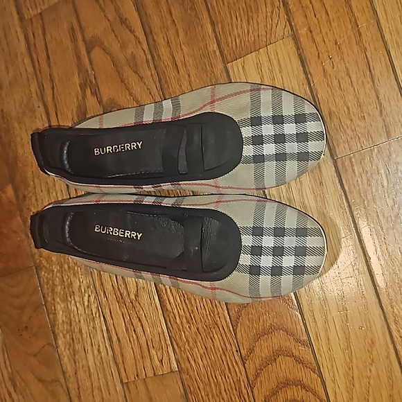 Girl's Burberry Mini Grace slip on flats size 34 - Picture 4 of 8